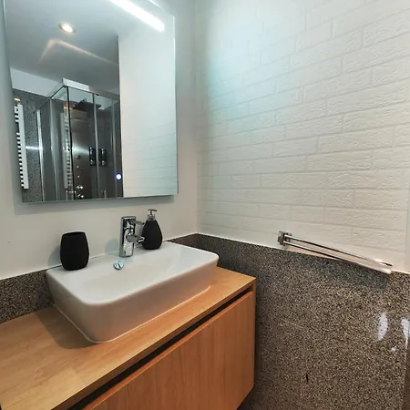 Al Lado De La Playa * Baiona